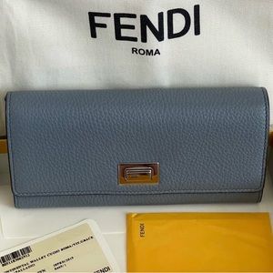 ⭐️COA⭐️FENDI Peekaboo Continental Wallet ✨Light Blue⭐️BEAUTY✨FULL INCLUSION⭐️